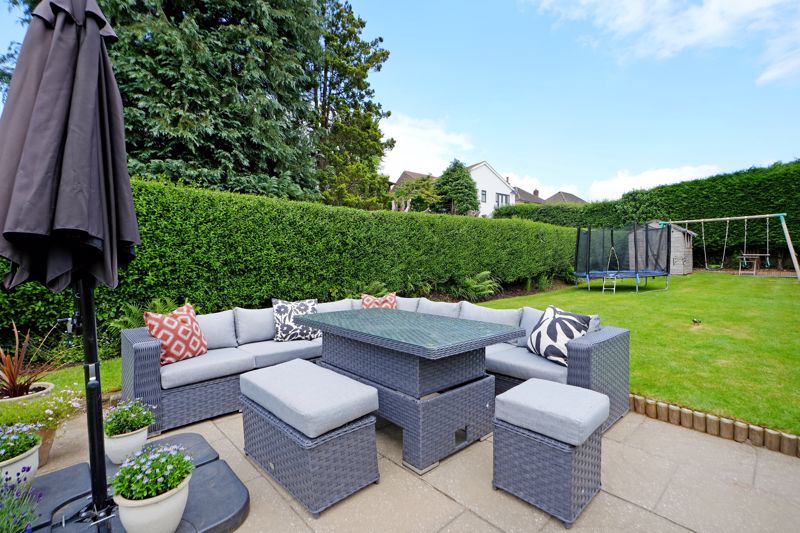 Furniss Avenue Dore